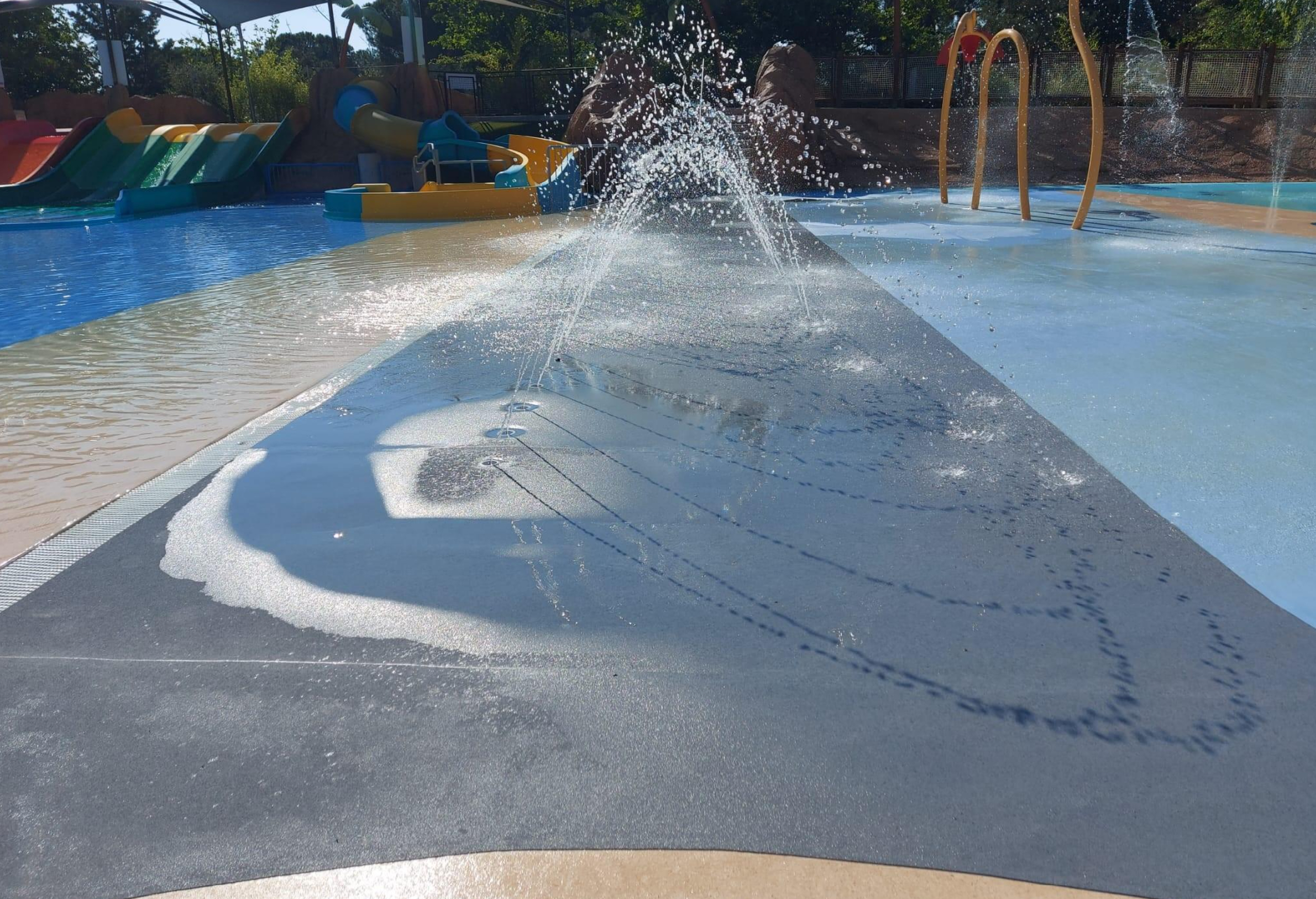 RENOLIT SOLID PVC Decking Enhances Safety for Splash Pads and Pool Decks 2 RENOLIT PVC decking