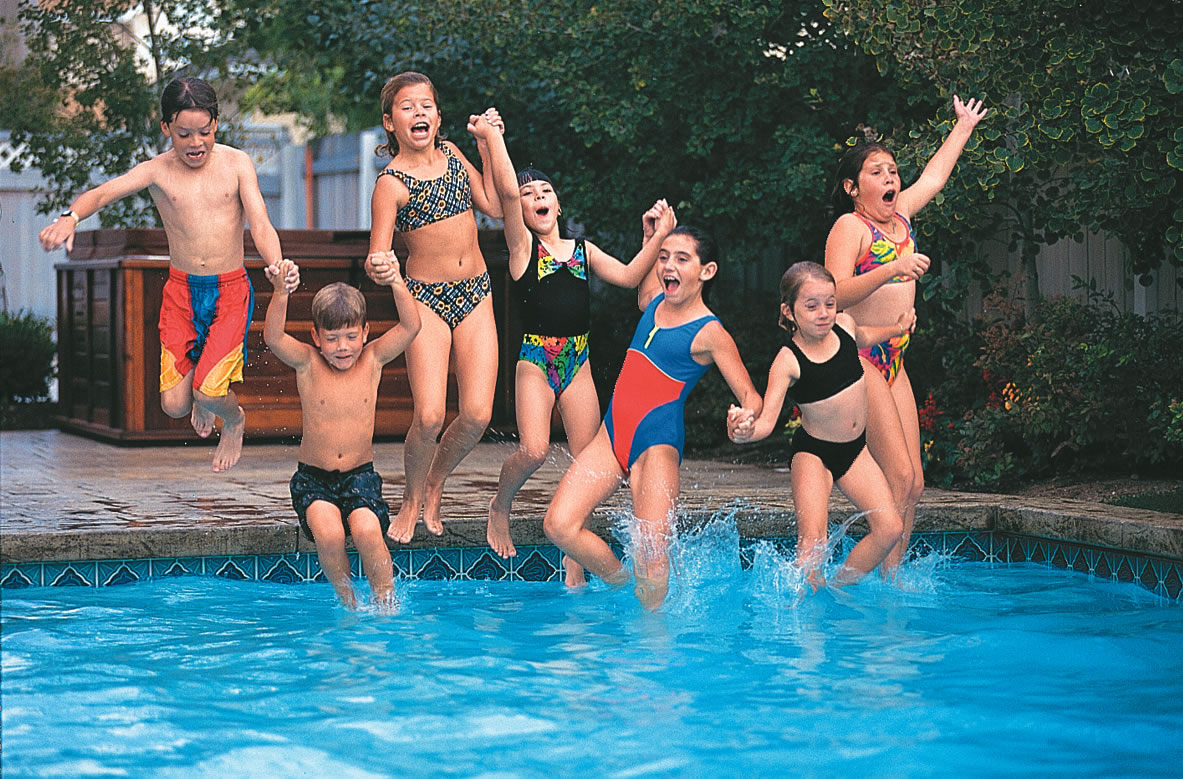 020 025 f happy kids jumping in pool