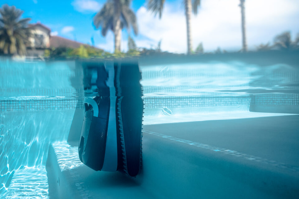 Maytronics Dolphin EON